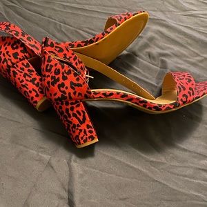 Torrid,13w, hot pink with black spots